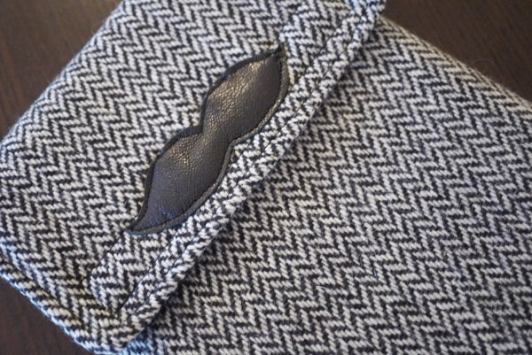 MacBook - Mustache